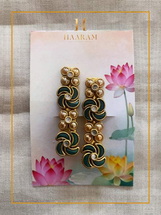 Handcrafted Alligator Clip by Haaram by Yashh — elegant and functional hair accessory.