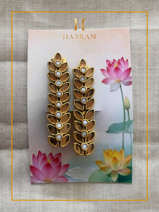 Handcrafted Alligator Clip by Haaram by Yashh — elegant and functional hair accessory.