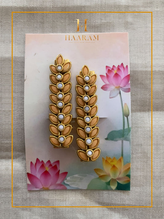 Handcrafted Alligator Clip by Haaram by Yashh — elegant and functional hair accessory.